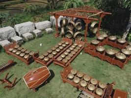 vista aérea superior do gamelan, instrumentos tradicionais de música javanesa e balinesa. foto