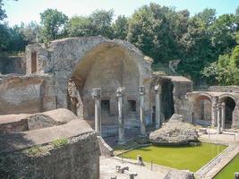 ruínas de villa adriano em tivoli foto