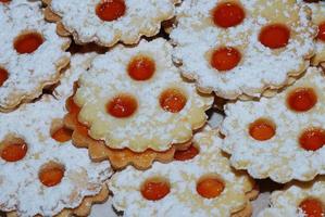 biscoitos com três olhos cheios de geléia foto