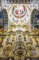 kyevo-pecherschka lavra, altar dentro da catedral dormition, lavra superior, kyiv, ucrânia foto