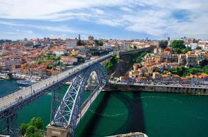 panorama do porto de portugal, vista panorâmica da ponte eiffel, ponte dom luis, ponte ponti di don luis foto