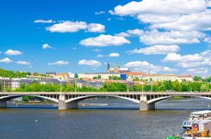 vista panorâmica aérea da cidade de praga, centro histórico com castelo de praga, st. catedral vitus foto