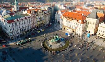 vista da praça da cidade velha com edifícios antigos, praga, república tcheca foto