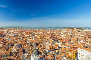vista panorâmica aérea do antigo centro histórico da cidade de veneza foto
