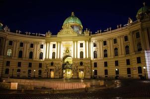 palácio michaelertrakt, hofburg em viena, áustria foto