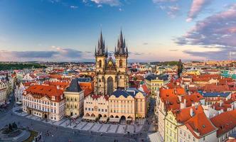 panorama do centro histórico da cidade velha de praga foto