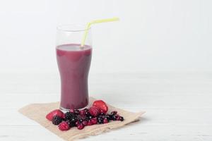 smoothie de frutas frescas foto