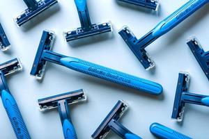 closeup de lâminas de barbear gillette blue 2 plus foto