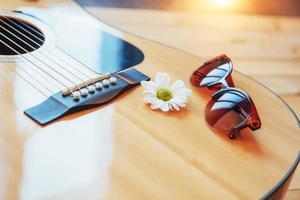 detalhe da guitarra clássica com profundidade de campo rasa foto