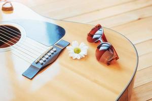 detalhe da guitarra clássica com profundidade de campo rasa foto