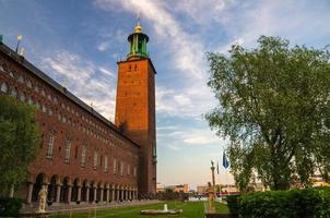 prédio da torre stadshuset da prefeitura do conselho municipal e prêmio nobel foto