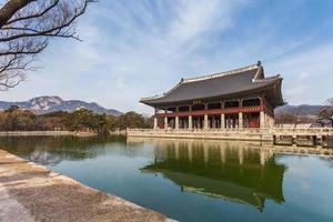 palácio gyeongbokgung em seoul, coreia do sul foto