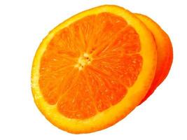fatia de laranja isolada no fundo branco foto