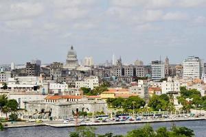 vista do Capitólio de Havana e da Stella na Praça da Revolução, Cuba foto