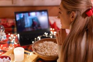 natal férias aconchegante véspera feliz ano novo inverno mulher pessoas foto