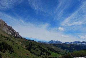 paisagem de montanha no verão foto