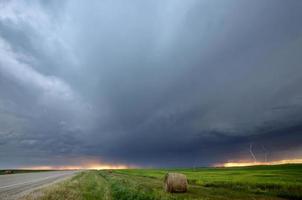 nuvens de tempestade sobre Saskatchewan