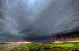 nuvens de tempestade sobre Saskatchewan foto