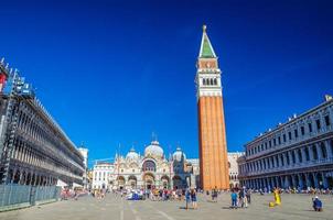 cidade de veneza com basílica di san marco foto