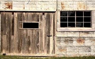 uma garagem abandonada na pitoresca saskatchewan foto