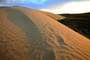 duna de areia em grandes colinas de areia na cênica saskatchewan foto