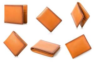 nova carteira masculina de couro marrom isolada em branco foto