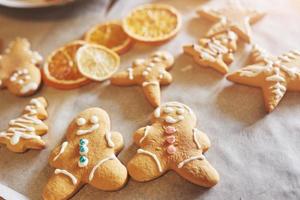biscoitos de mel de natal com laranja foto