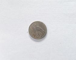 25 rúpias. dinheiro antigo indonésio espalhado nos anos 70. adequado para conteúdo relacionado a finanças e investimentos. foto