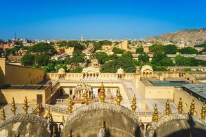 vista sobre o palácio do vento, também conhecido como hawa mahal, em jaipur, rajastão, índia foto