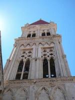 vista da igreja de trogir foto