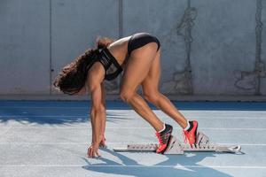 atleta na posição inicial foto