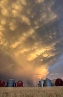 pôr do sol nuvens de tempestade Canadá foto