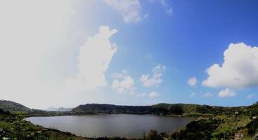 panorama do lago da cratera foto