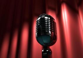microfone vintage no palco com cortinas vermelhas. iluminação de palco temperamental cria drama e suspense.