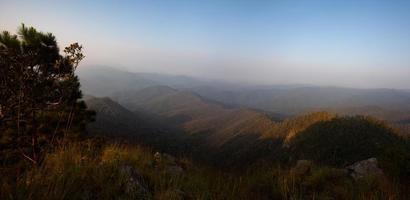 miradouro de doi chik jong, província de lampang, tailândia foto