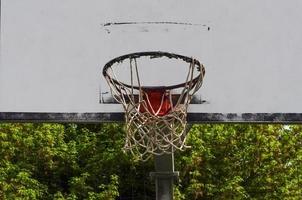 detalhe da cesta de basquete foto
