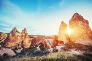 formações geológicas únicas em vale na capadócia, centro e foto