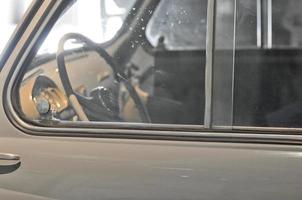 detalhe de um interior de carro antigo