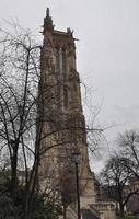 torre de saint-jacques st james em paris foto