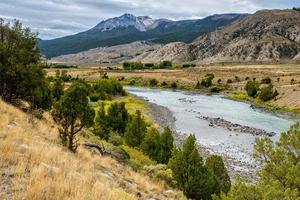 vista do rio yellowstone em montana foto