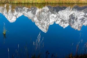 grand tetons reflexão no rio snake foto