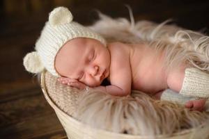 retrato de lindo adorável sorridente branco caucasiano menina menino foto