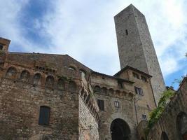 vista da cidade de san gimignano foto