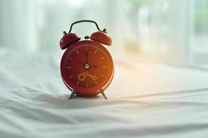 despertador colorido de manhã foto
