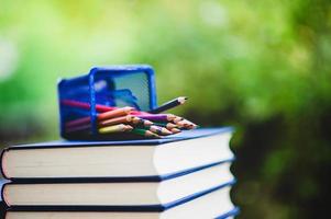 estudar livros e materiais de aprendizagem. foto