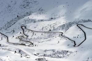 vista de sass pordoi na parte superior de val di fassa foto