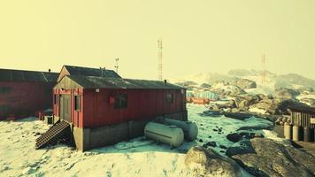 estação marrom é uma base antártica e estação de pesquisa científica foto