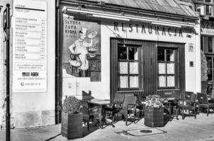 cracóvia, polônia, 2014. fachada de um restaurante em cracóvia, polônia foto