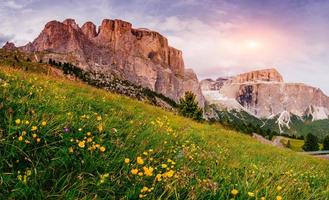 montanhas nos alpes foto