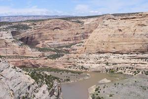 a beleza cênica do colorado. ponto de roda de carroça no rio yampa no monumento nacional dos dinossauros foto